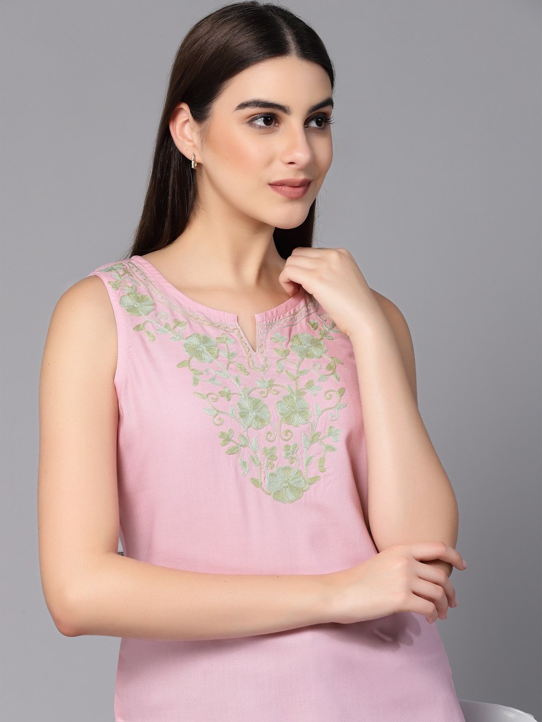 Nadia Kashmiri Light Pink Sleeveless Kurti - Image 3