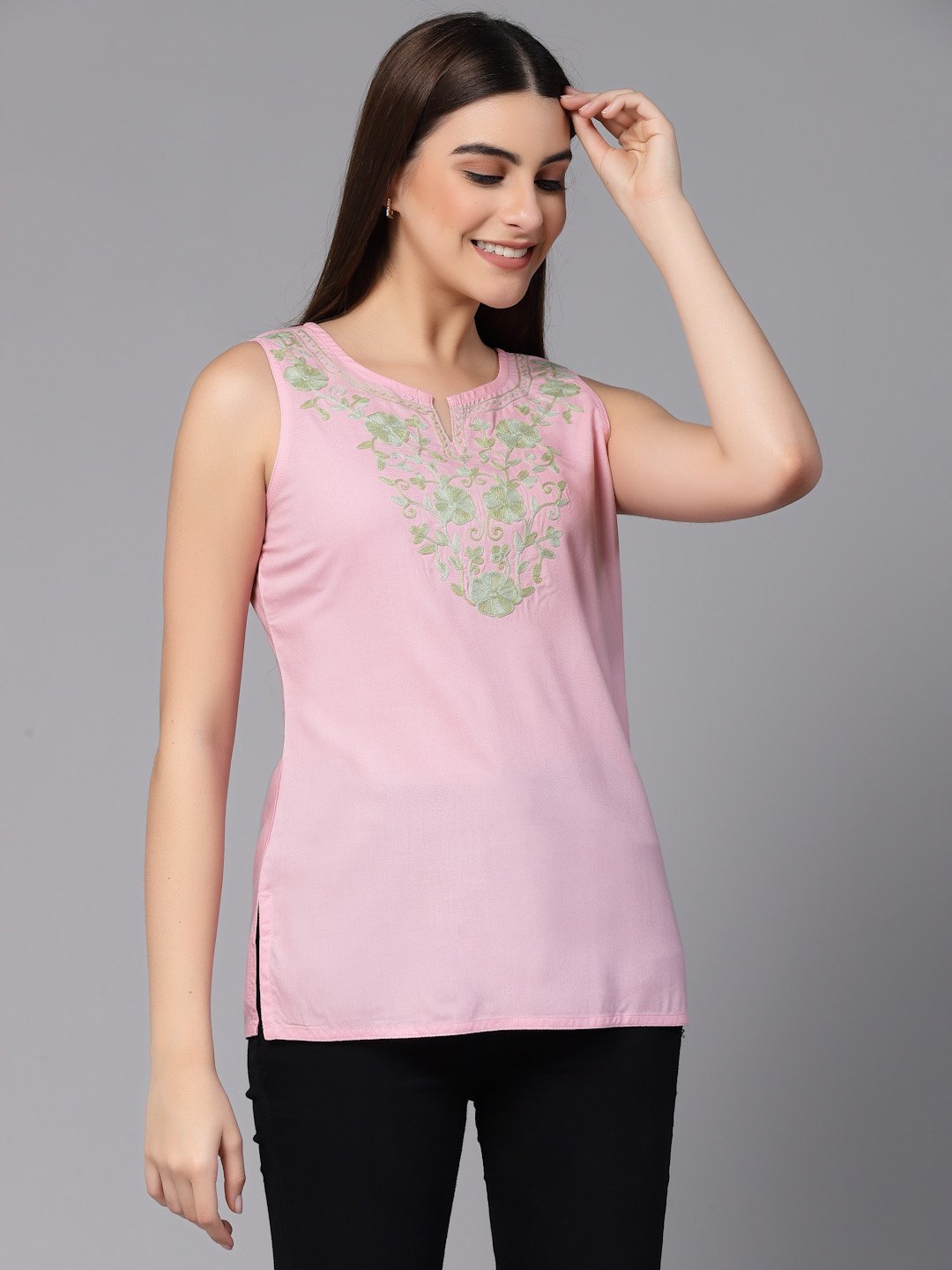 Nadia Kashmiri Light Pink Sleeveless Kurti - Image 7